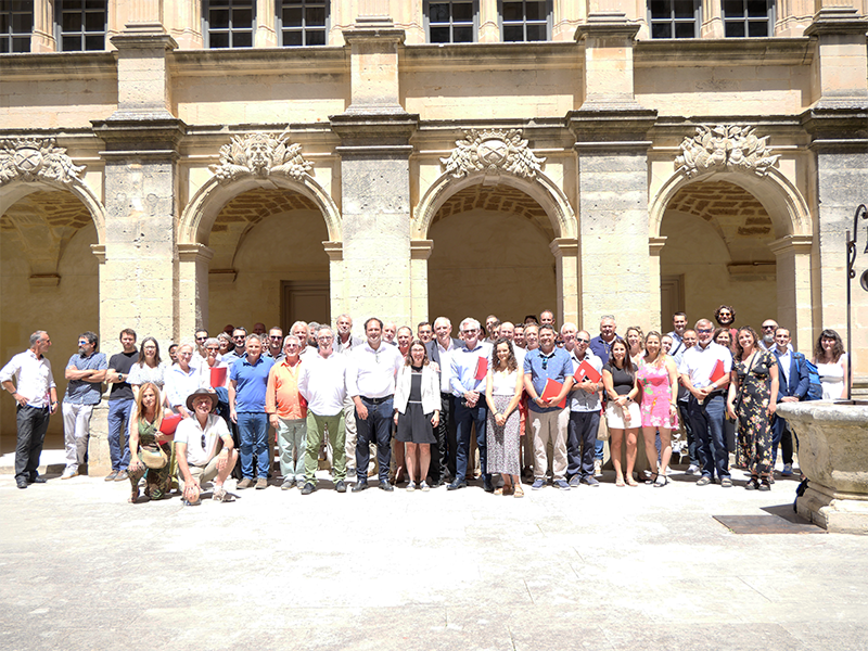 France Olive - photo groupe AG2026 - Château de Suze la Rousse